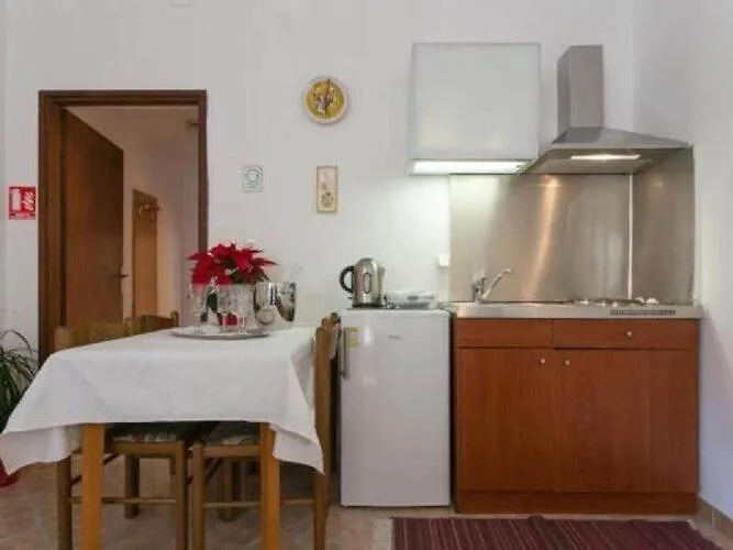Anita Gru - One-bedroom With Balcony Daire