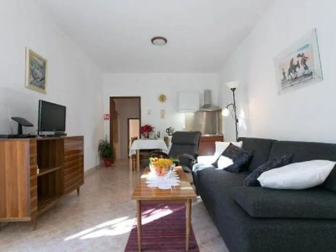 Apartamento Anita Gru - One-bedroom With Balcony